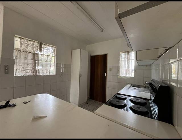 2 BEDROOM PROPERTY TO RENT IN POMONA